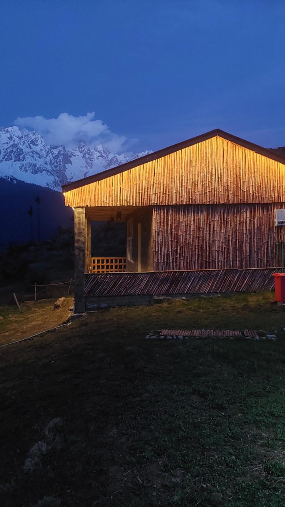 Khana Badosh Resort Kalam Eksteriør billede